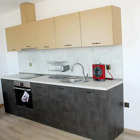 студио в комплекс нестинарка Lägenhet