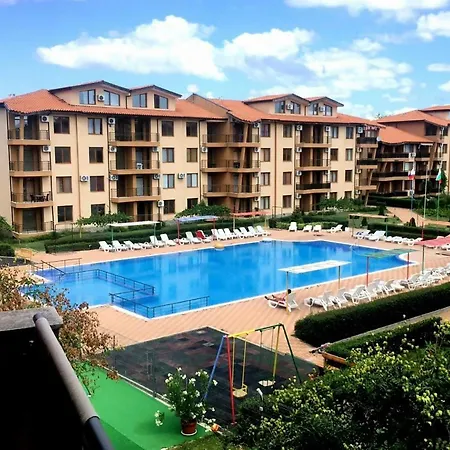 студио в комплекс нестинарка Lägenhet